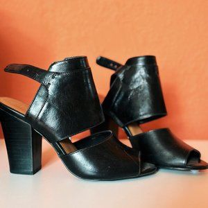Nine West Black Leather Heels / Size 7M